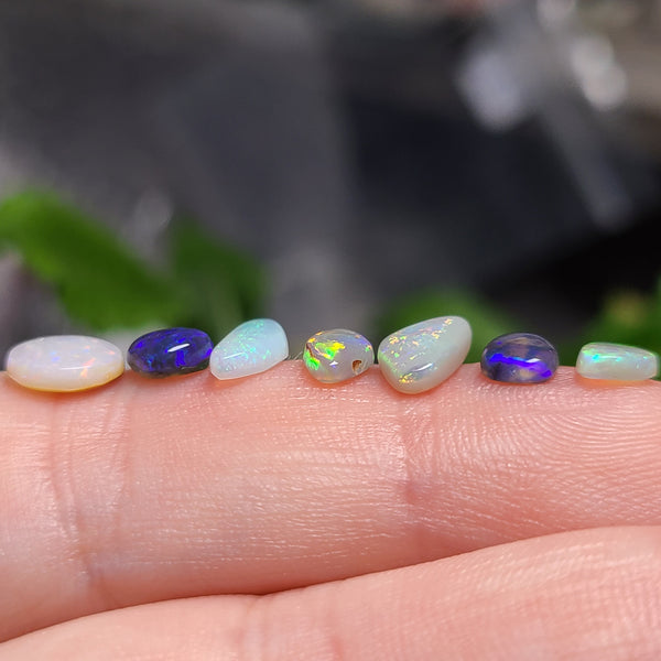 Jewelers Parcel of Small Australian Opals, 3.70tcw/7pcs