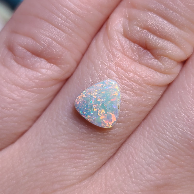 Colorful Dark Opal 0.88ct from Lighting Ridge, AUS