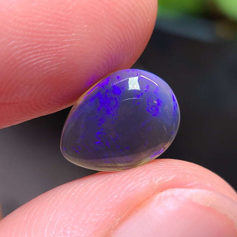 Purple Black Crystal Opal, 2.21ct from Lighting Ridge, AUS