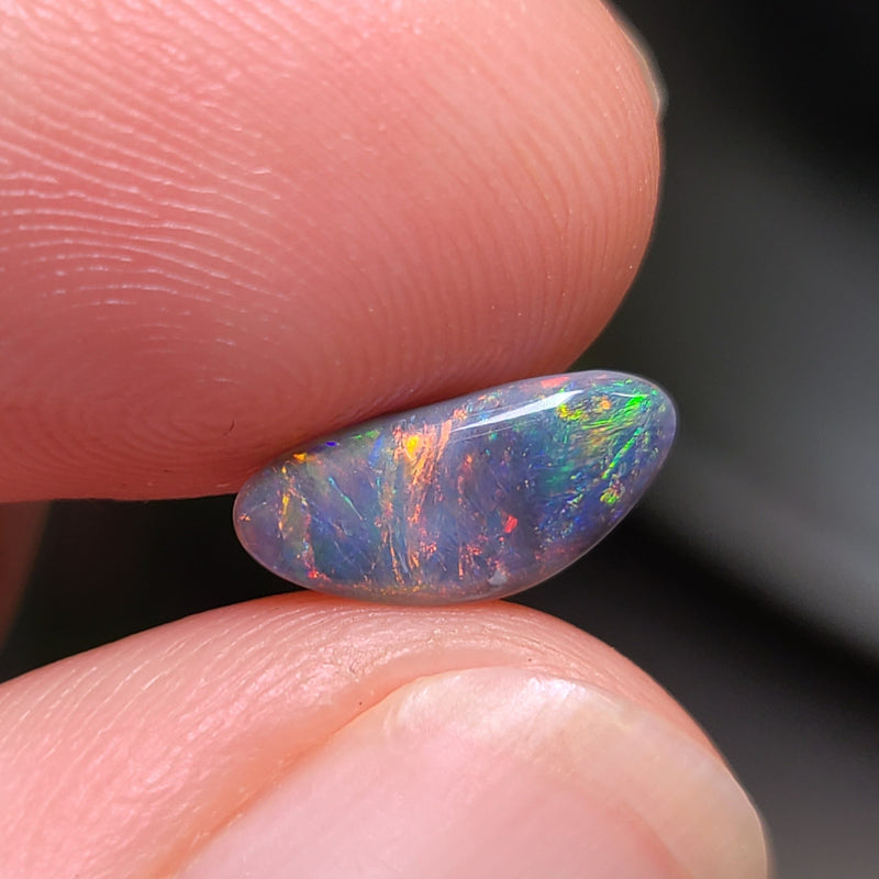 Colorful Black Opal, 0.68ct from Lightning Ridge, AUS