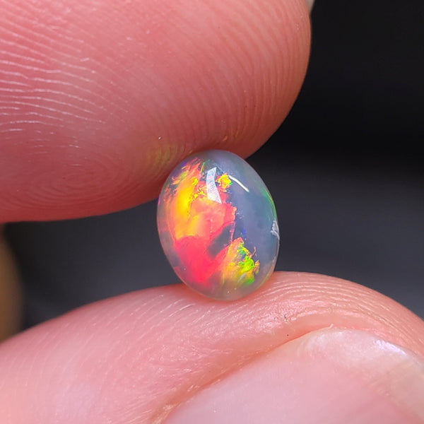 Gem Crystal Opal, 0.63ct from Lightning Ridge, AUS