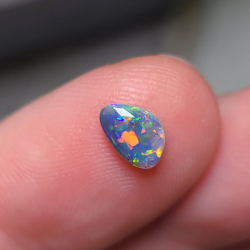 Vibrant Dark Opal, 0.55ct from Lighting Ridge, AUS