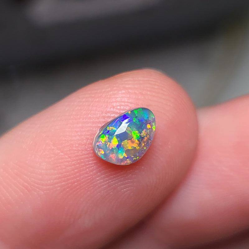 Vibrant Dark Opal, 0.55ct from Lighting Ridge, AUS