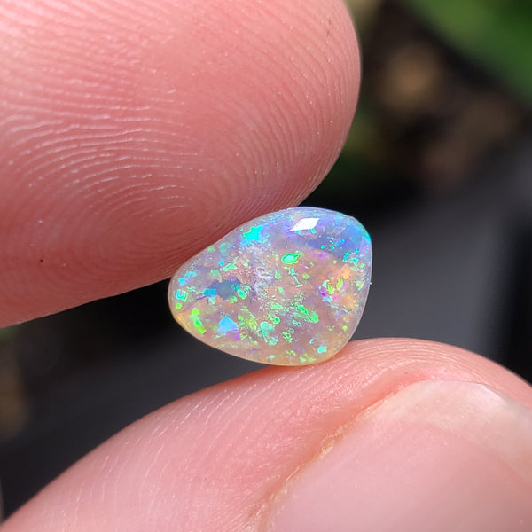 Green Crystal Opal with Inclusions, 0.86ct from Lighting Ridge, AUS