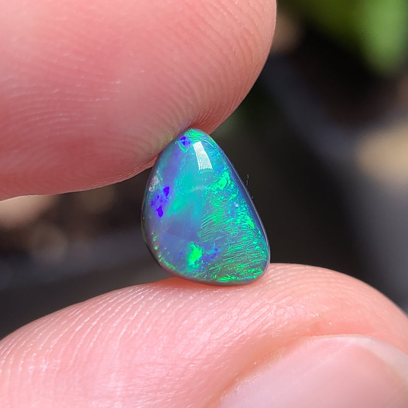 Green Golden Black Opal, 0.91ct from Lighting Ridge, Australia