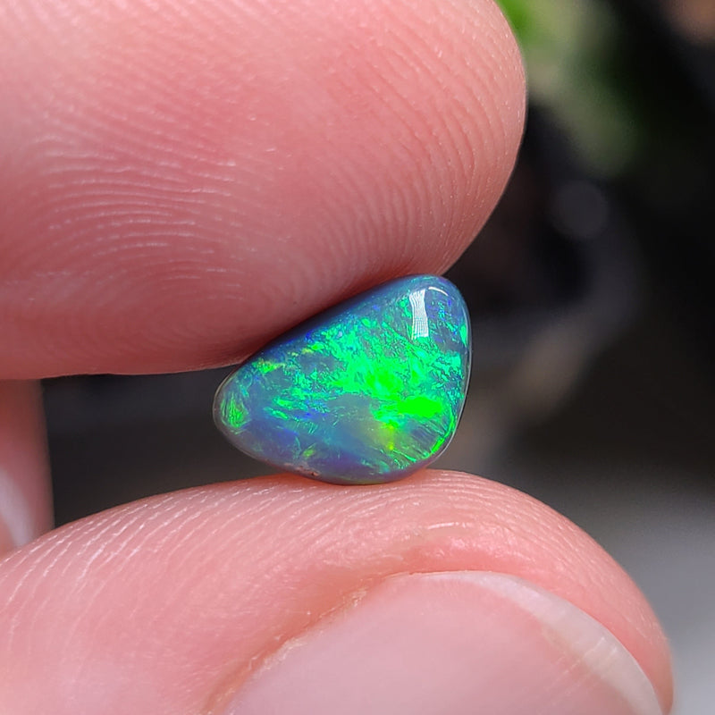 Green Golden Black Opal, 0.91ct from Lighting Ridge, Australia