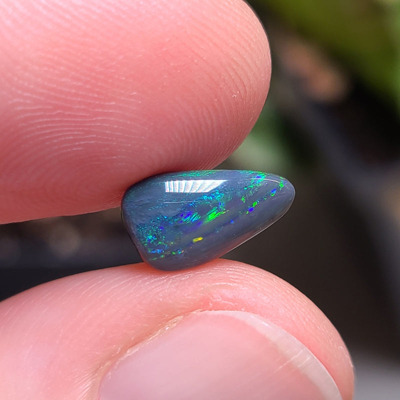 Black Opal with Bands, 1.18ct from Lighting Ridge, Australia