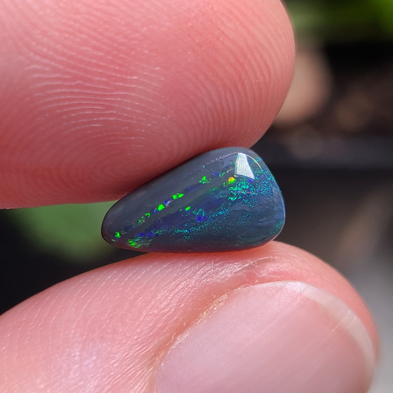 Black Opal with Bands, 1.18ct from Lighting Ridge, Australia