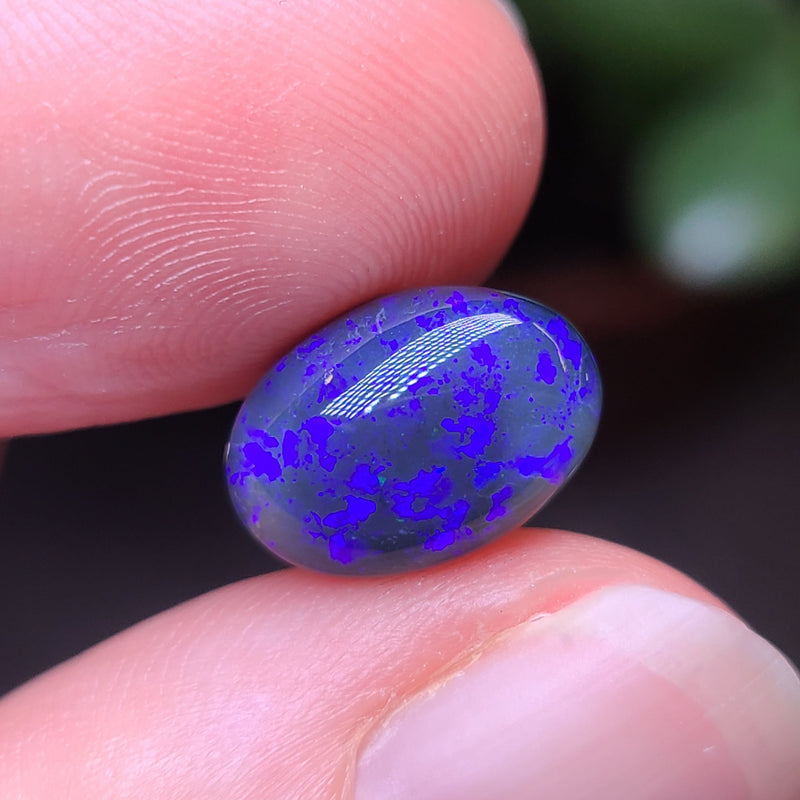 Purple Black Opal, 4.10ct from Lighting Ridge, Australia